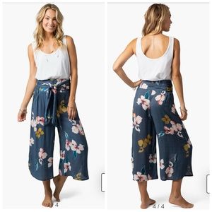 Rip Curl Floral Ankle Pants - Blue and White